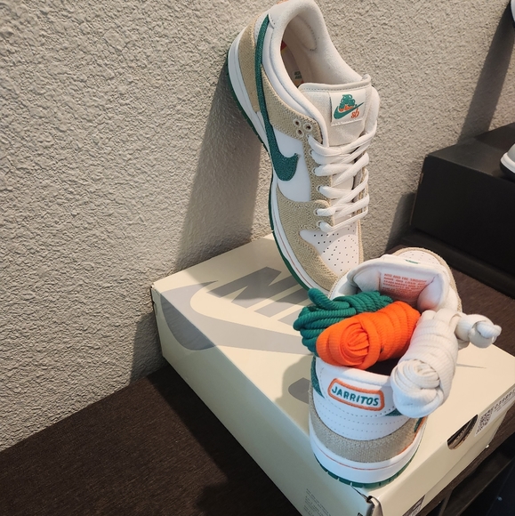 Nike SB Dunk Jarritos Size 7.5 Men's/9 Womans - Picture 3 of 9